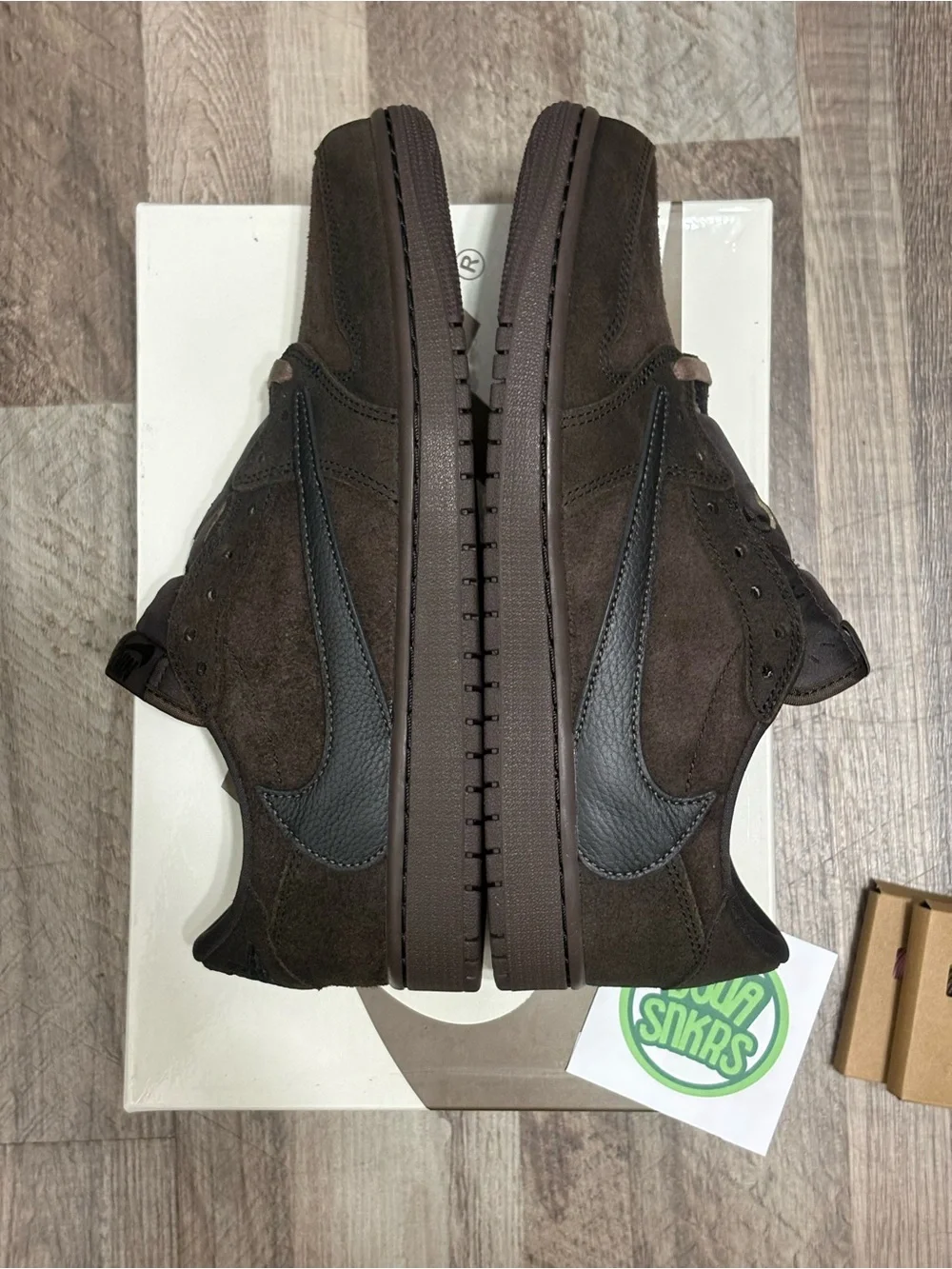 Jordan 1 low × Travis Scott Velvet Brown